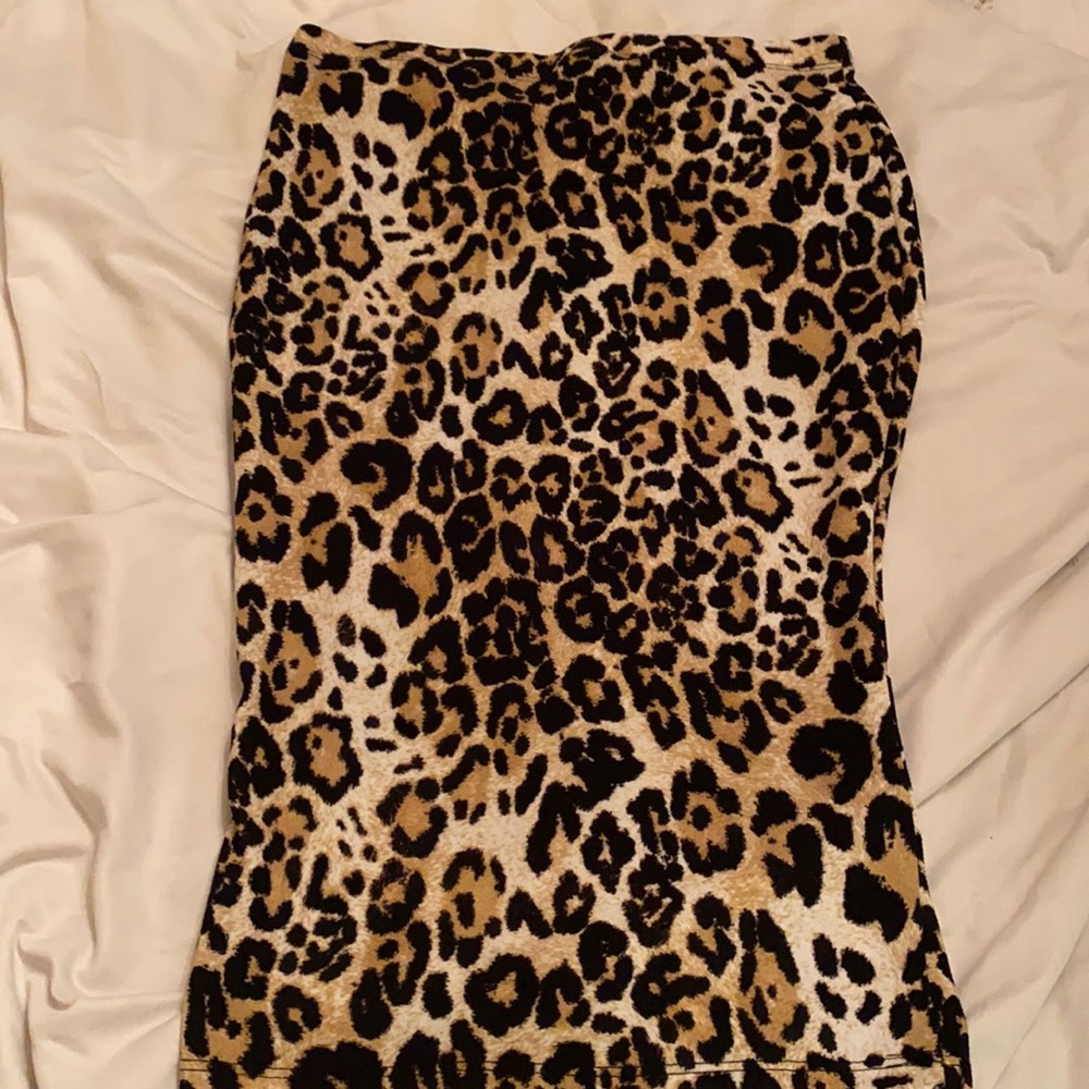 Leopard pencil skirt